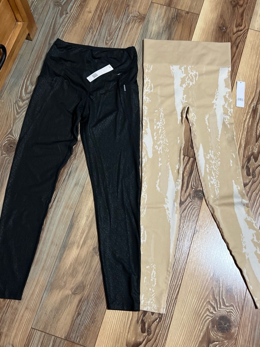 Womens High-Waist Leggings - Black & Tan